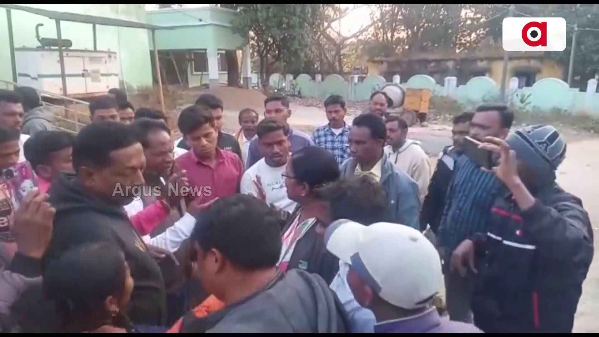 ବ୍ଲକ କାର୍ଯ୍ୟାଳୟ ପରିସରରେ ବିଡଓଙ୍କୁ ଅଟକ ,ଥାନାରେ ଏତଲା
