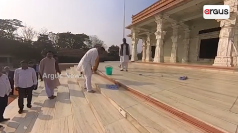 Dharmendra Pradhan Takes Part In ‘Swachhata Abhiyan’ In Angul, Cleans Jagannath Temple Premises