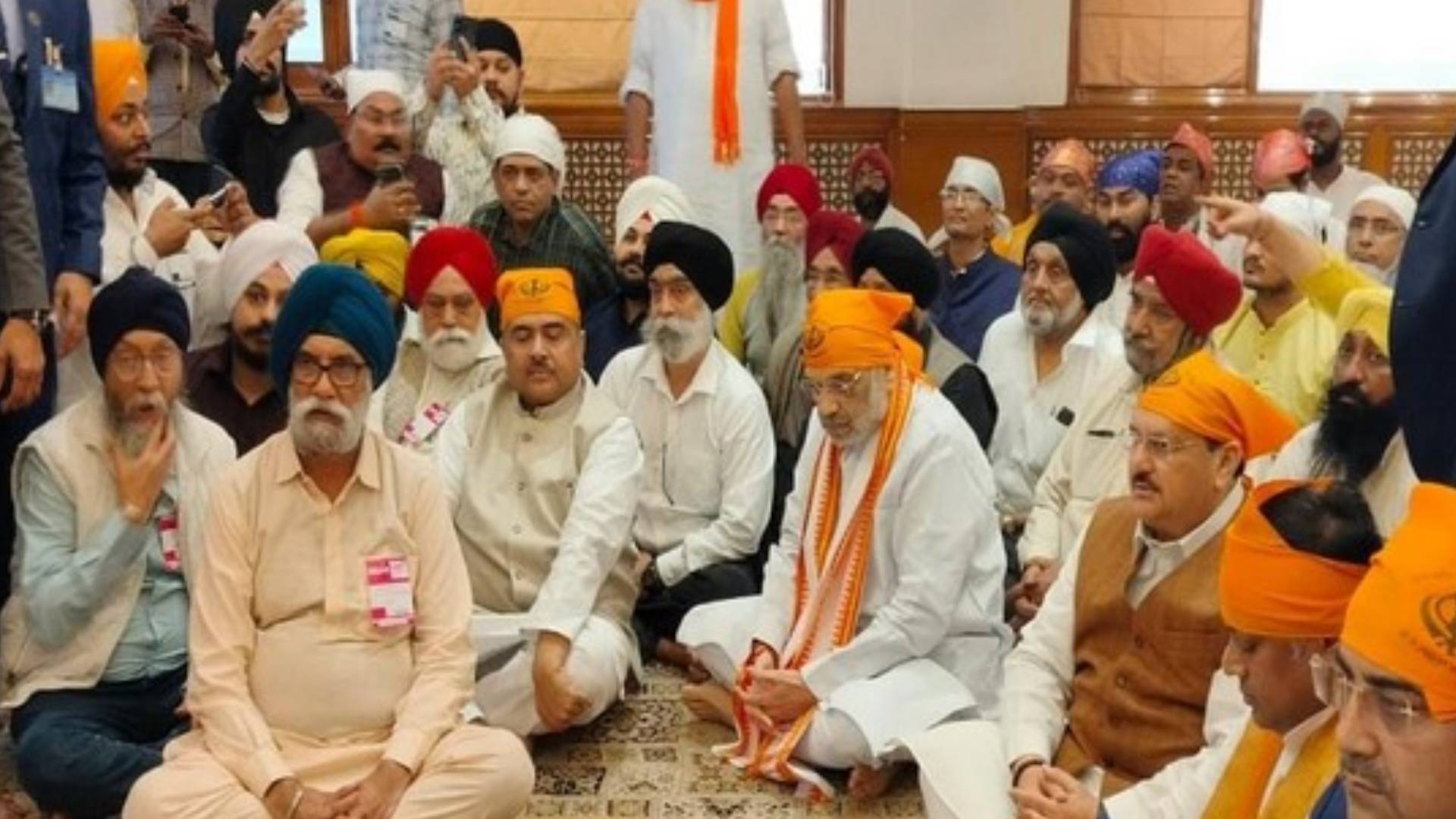Amit Shah, JP Nadda Offers Prayer At Gurudwara Bara Sikh Sangat In Kolkata