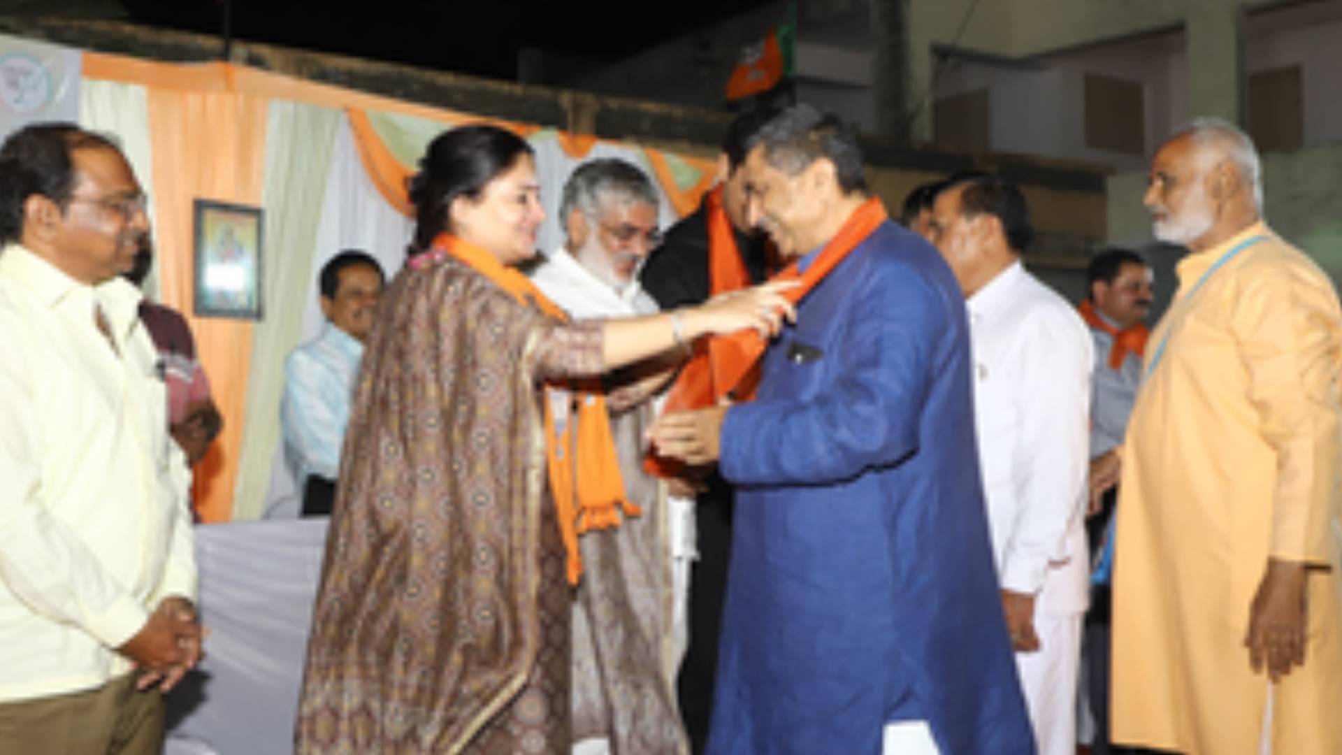 Congress receives biggest jolt in Devbhumi Dwarka as around 800 workers join BJP