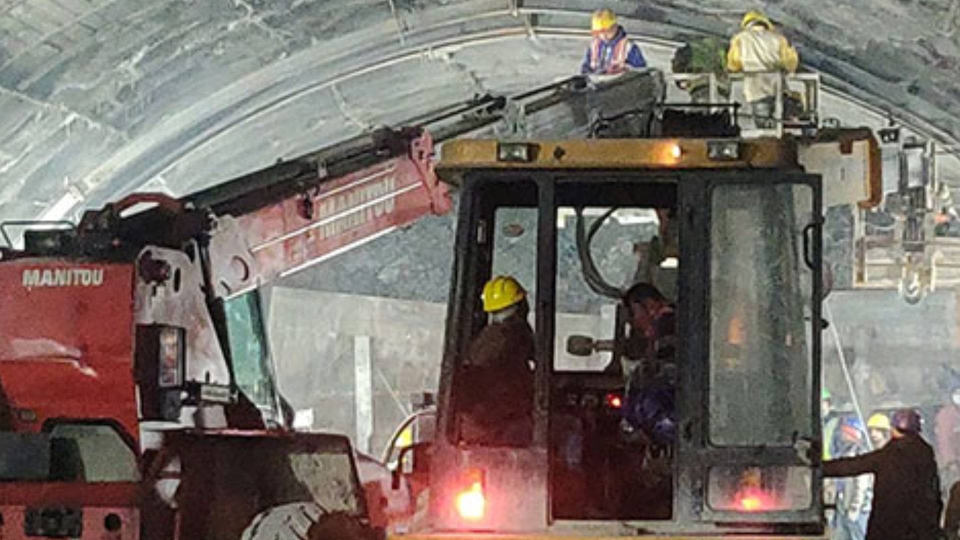 Uttarkashi: Protection Umbrella Being Laid Inside Silkyara Tunnel For Rescue Team