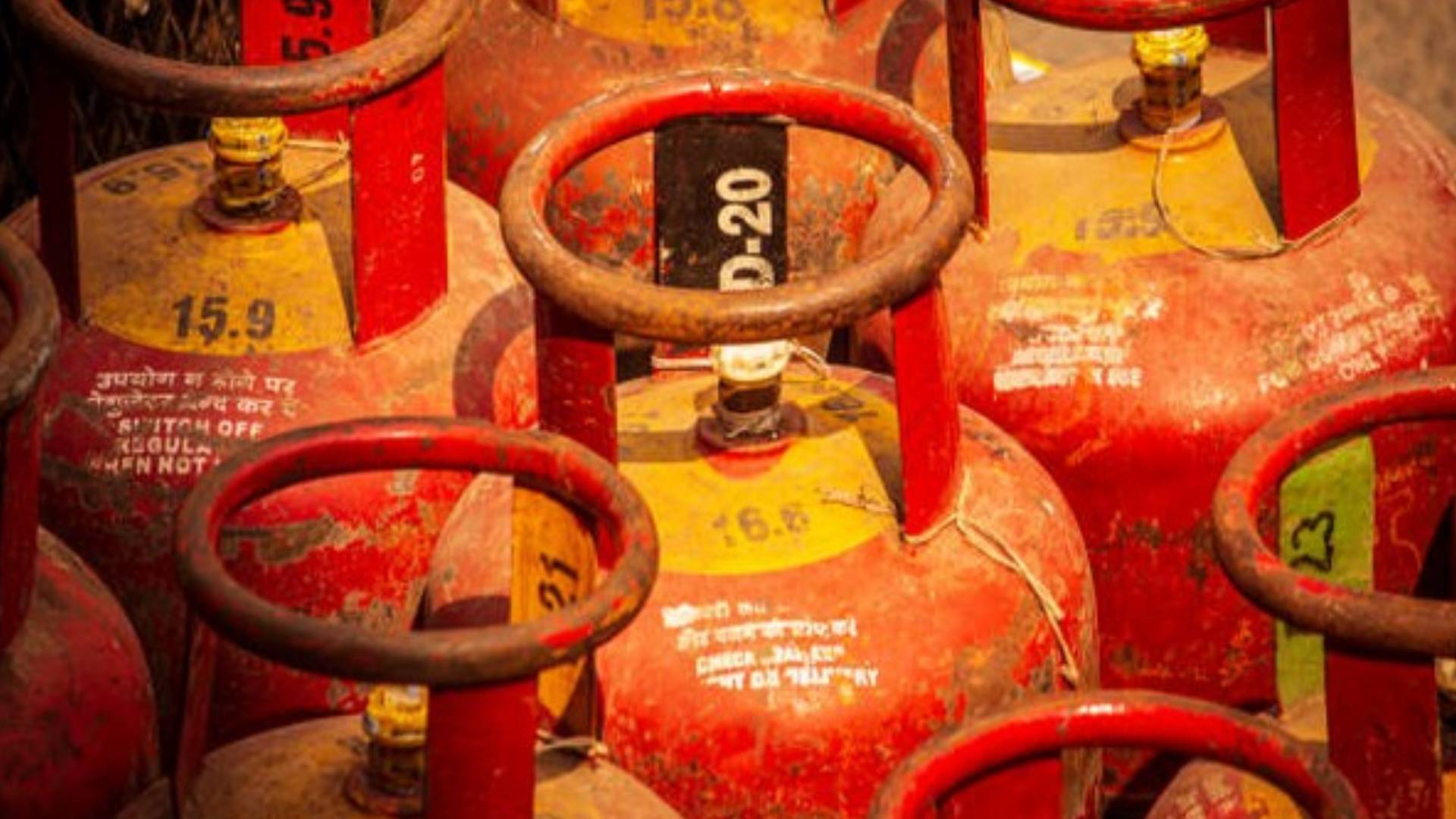 Oil companies reduce price of 19 kg commercial and 5 kg FTL cylinders