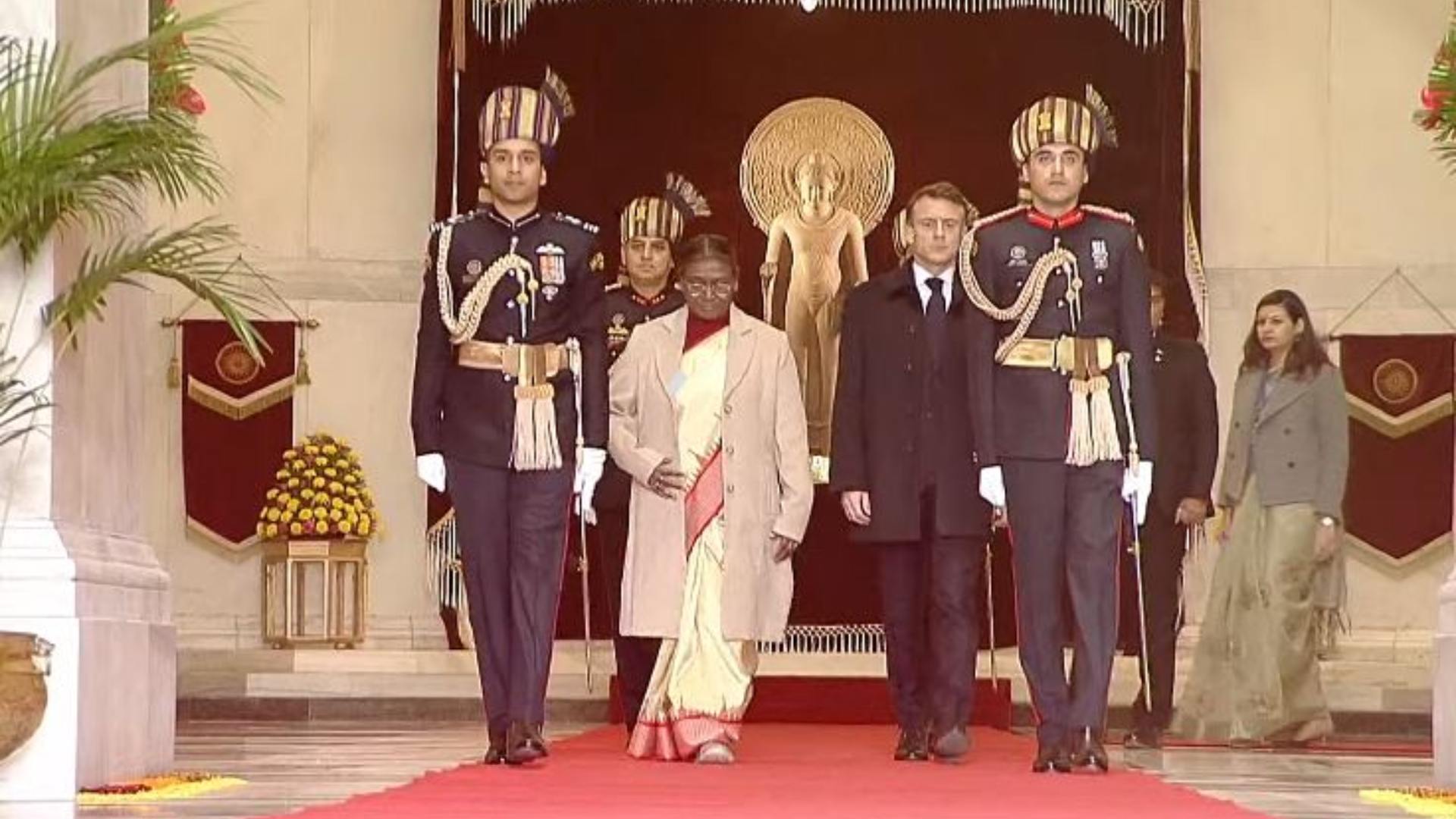 Republic Day 2024: President Droupadi Murmu Unfurls Tricolour, Takes Ceremonial 21-Gun Salute