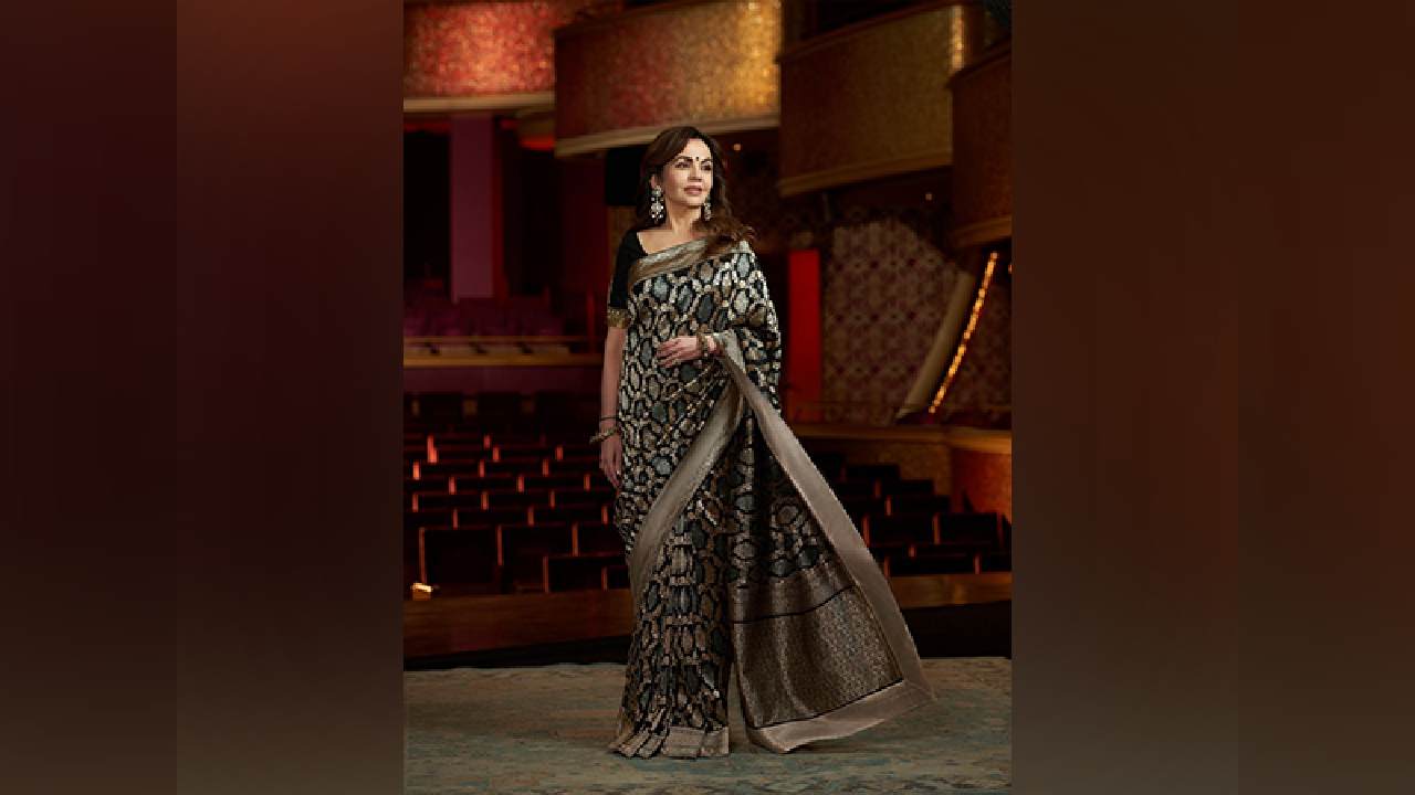 Nita Ambani Stuns In Banarasi Jangla Saree At Miss World 2024