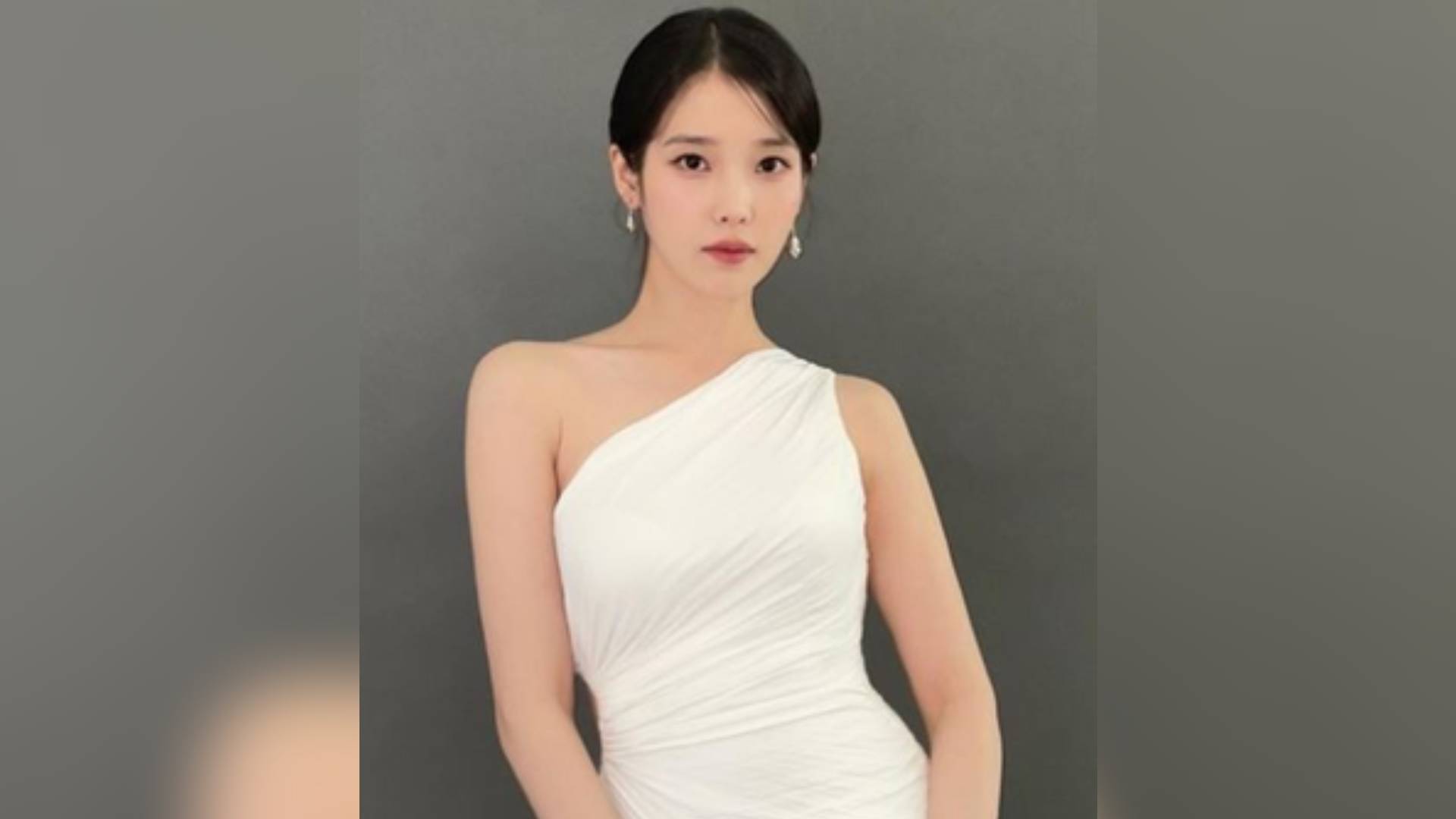 Singer IU's Habit: Sitting At Dining Table For 6-7 Hours A Day On Her Days Off
