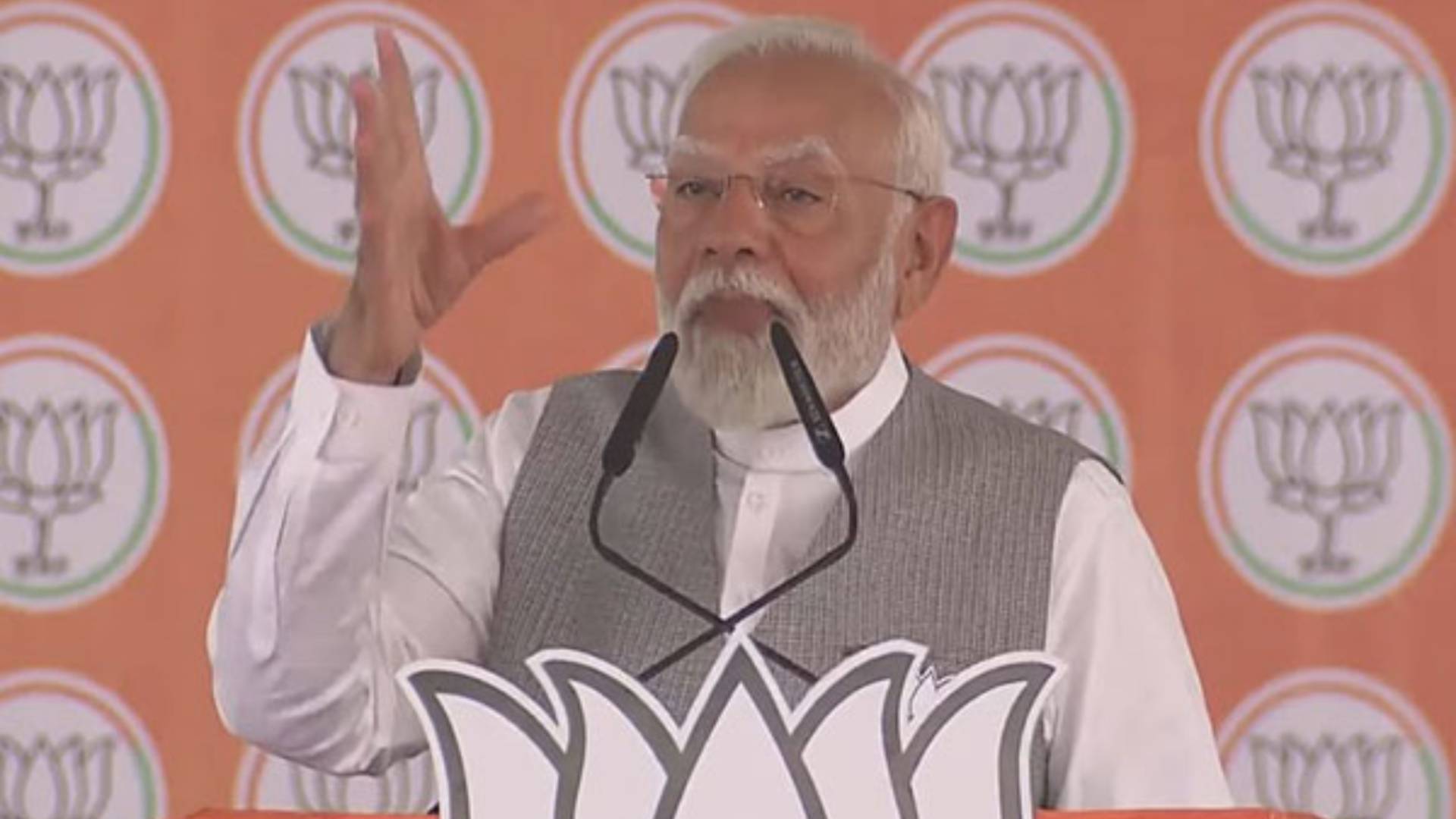 "Congress is dying and Pakistan is crying" says PM  emphasising his government's anti-terror stand