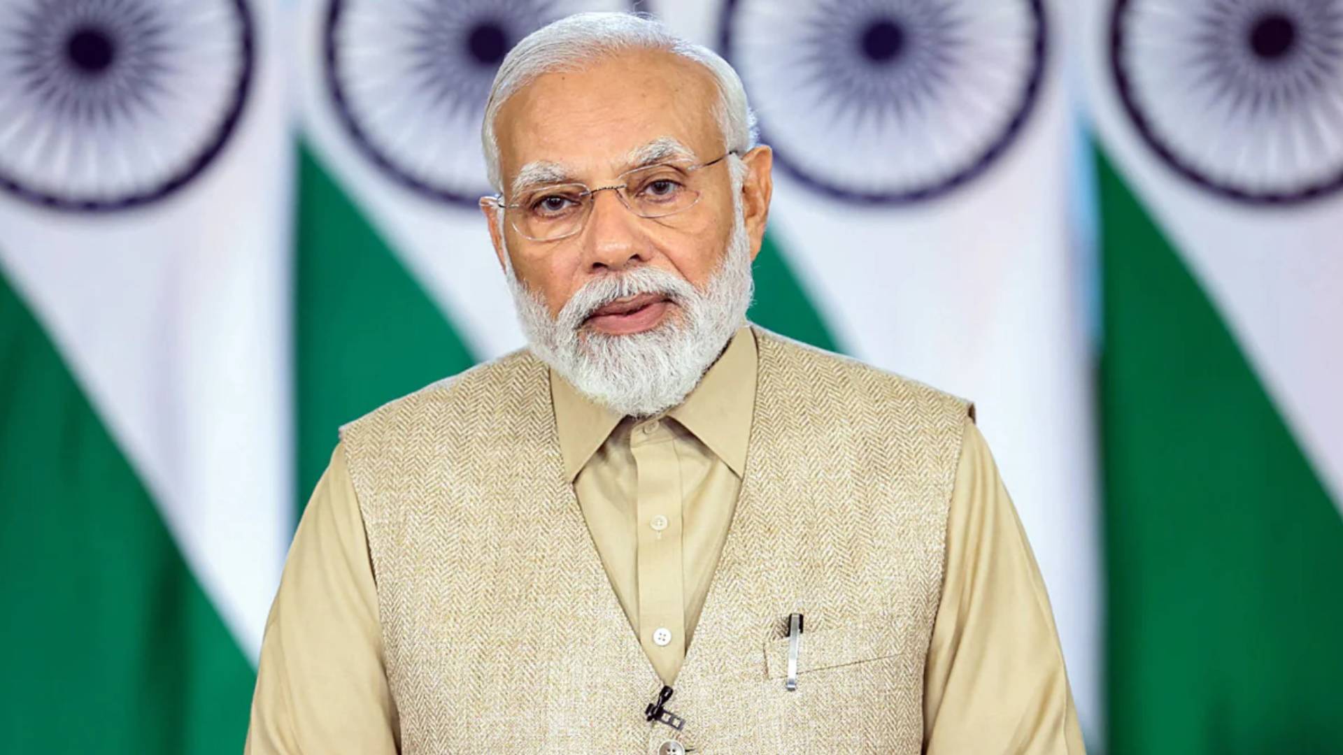 PM Modi Pays Tribute To Soldiers On Vijay Diwas