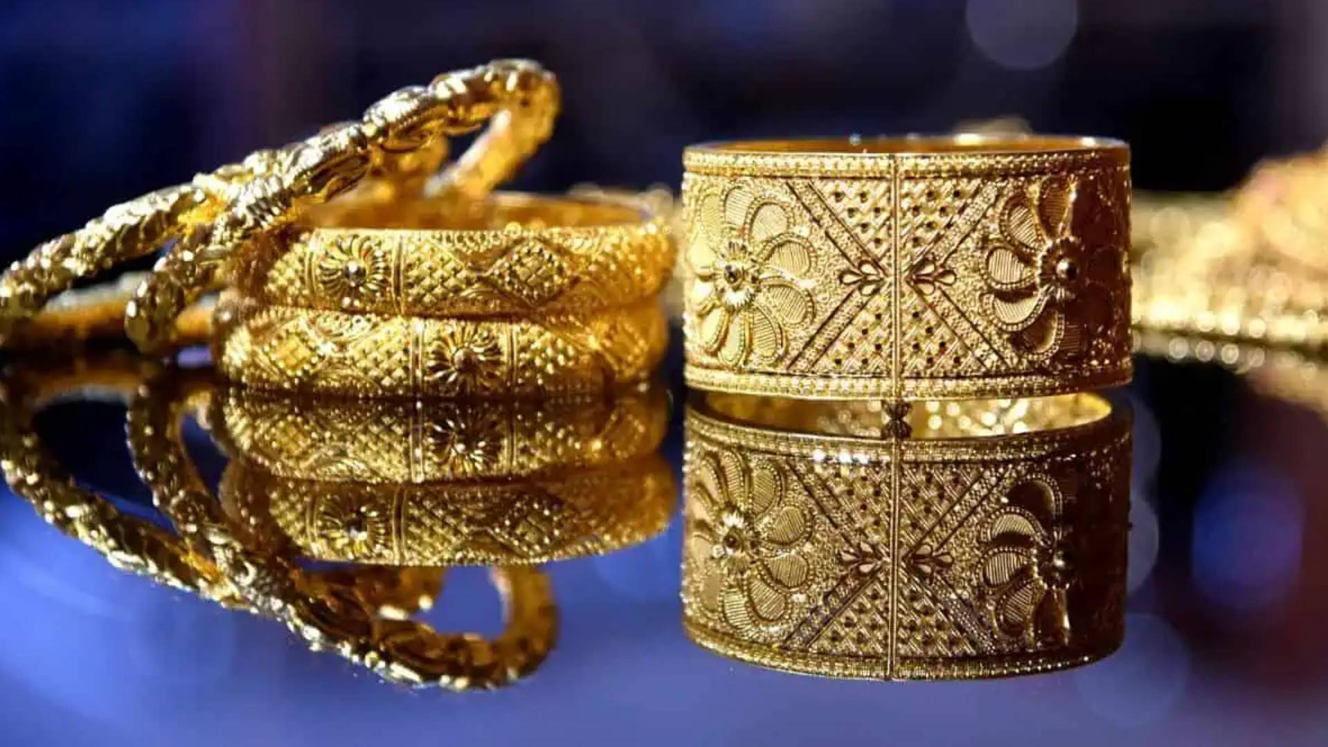 Gold Prices Dip By Rs 300; Yellow Metal Prices Fall For Third Consecutive Day