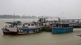Sitrang crosses Bangladesh coast