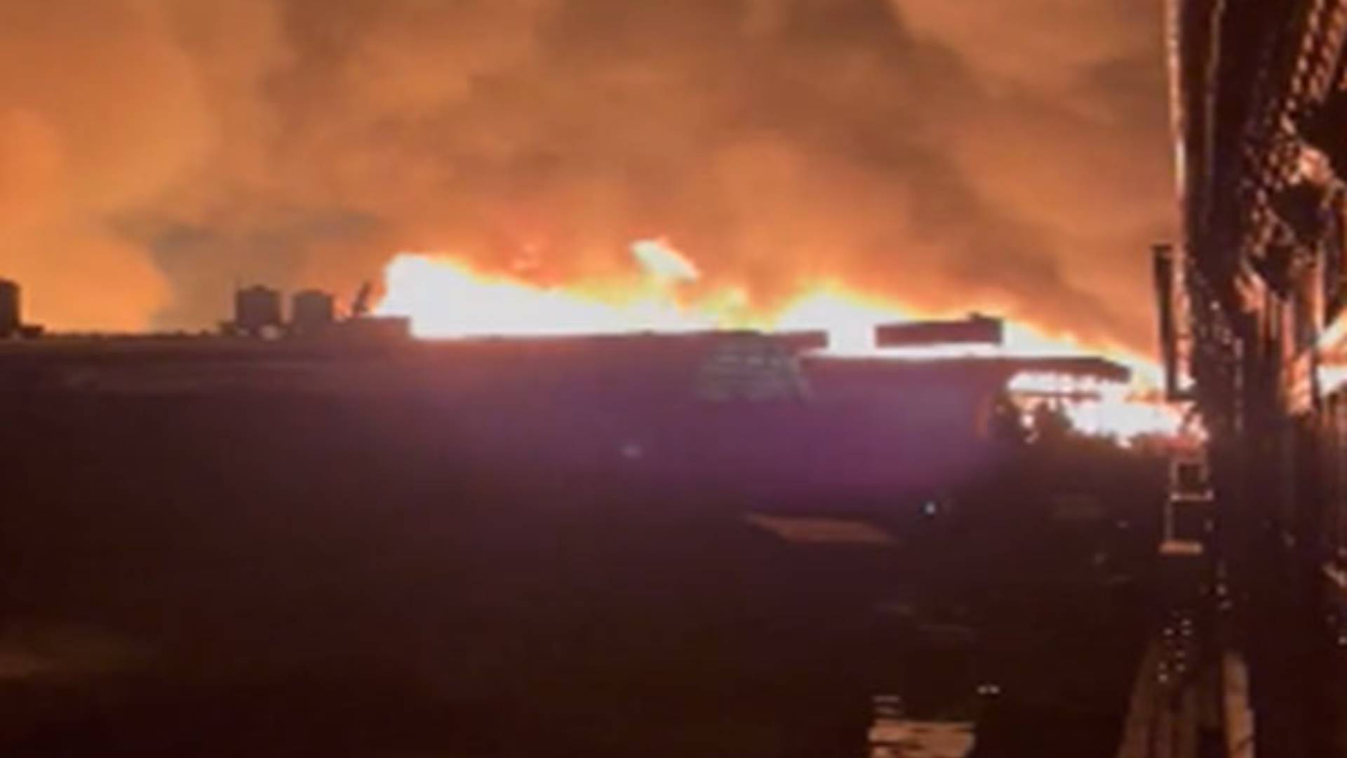 3 Houseboats Gutted In Srinagar's Dal Lake