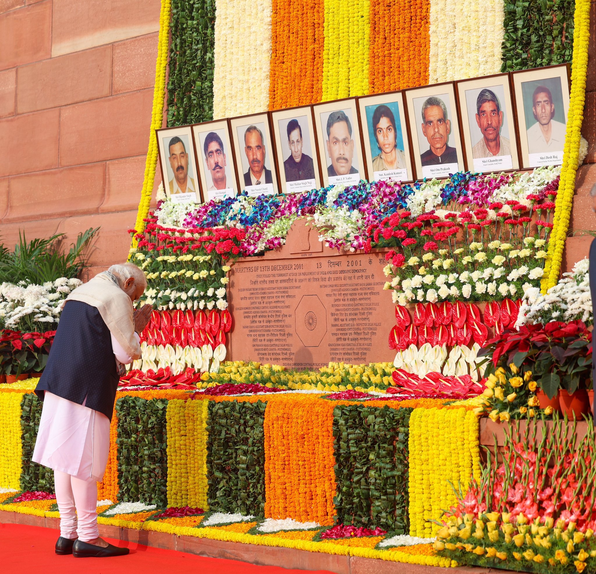 ସଂସଦରେ ଆତଙ୍କବାଦୀ ଆକ୍ରମଣକୁ୨୨ ବର୍ଷ, ବୀର ଯବାନଙ୍କୁ ଶ୍ରଦ୍ଧାଞ୍ଜଳି ଦେଲେ ପିଏମ୍