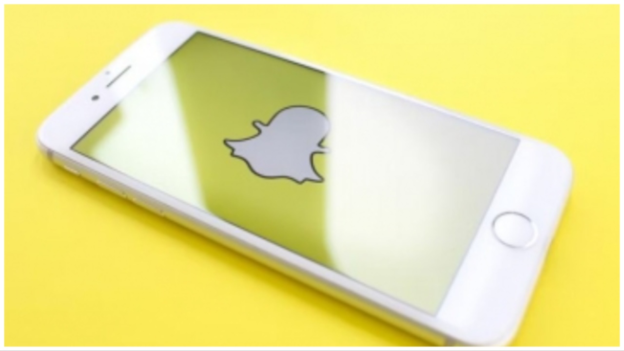 Snap to let users buy products from Amazon via ads shown on Snapchat