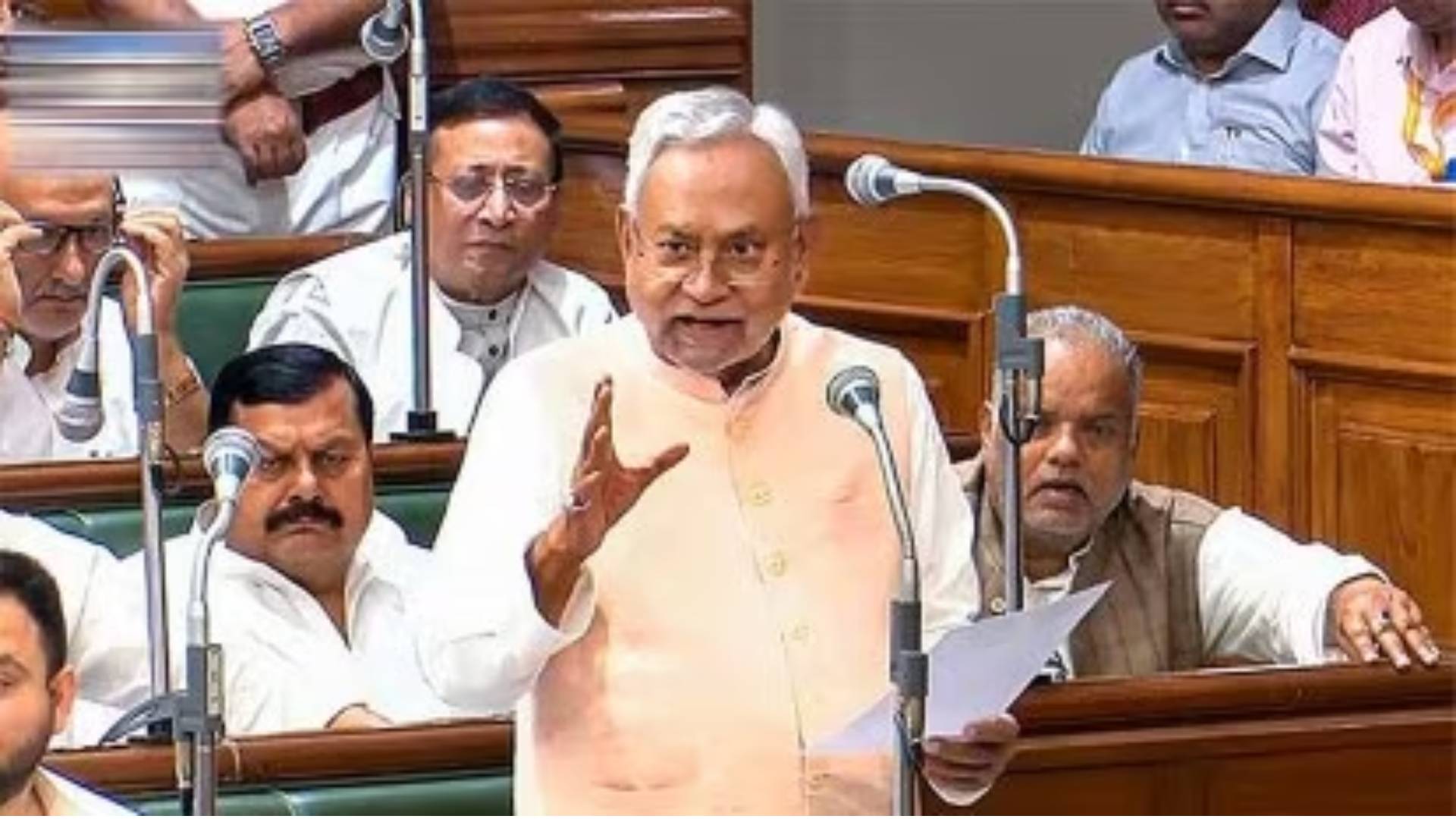 Nitish Kumar Should Immediately Resign: Chirag Paswan Hits Out At Bihar CM Over His 'Vulgar' Remarks