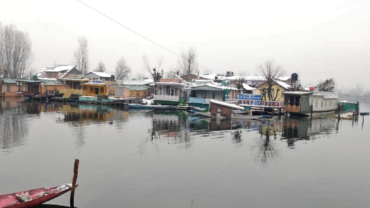 Mercury Under Free Fall, J&K's Srinagar Freezes At Minus 5.4