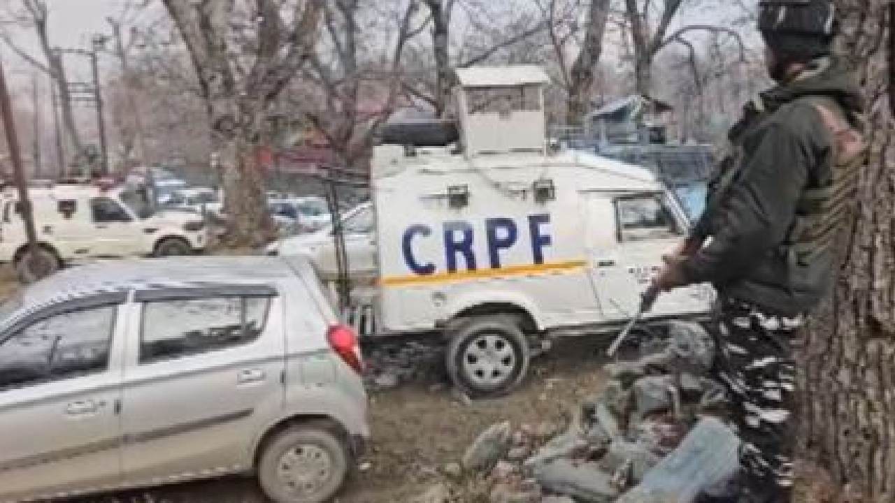 J-K: Former Police Officer Offering Prayers Shot Dead By Terrorists In Baramulla