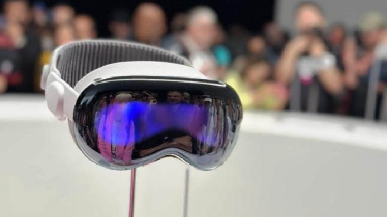 $3,499 Apple Vision Pro Headset May Be Available In Late Jan Or Early Feb