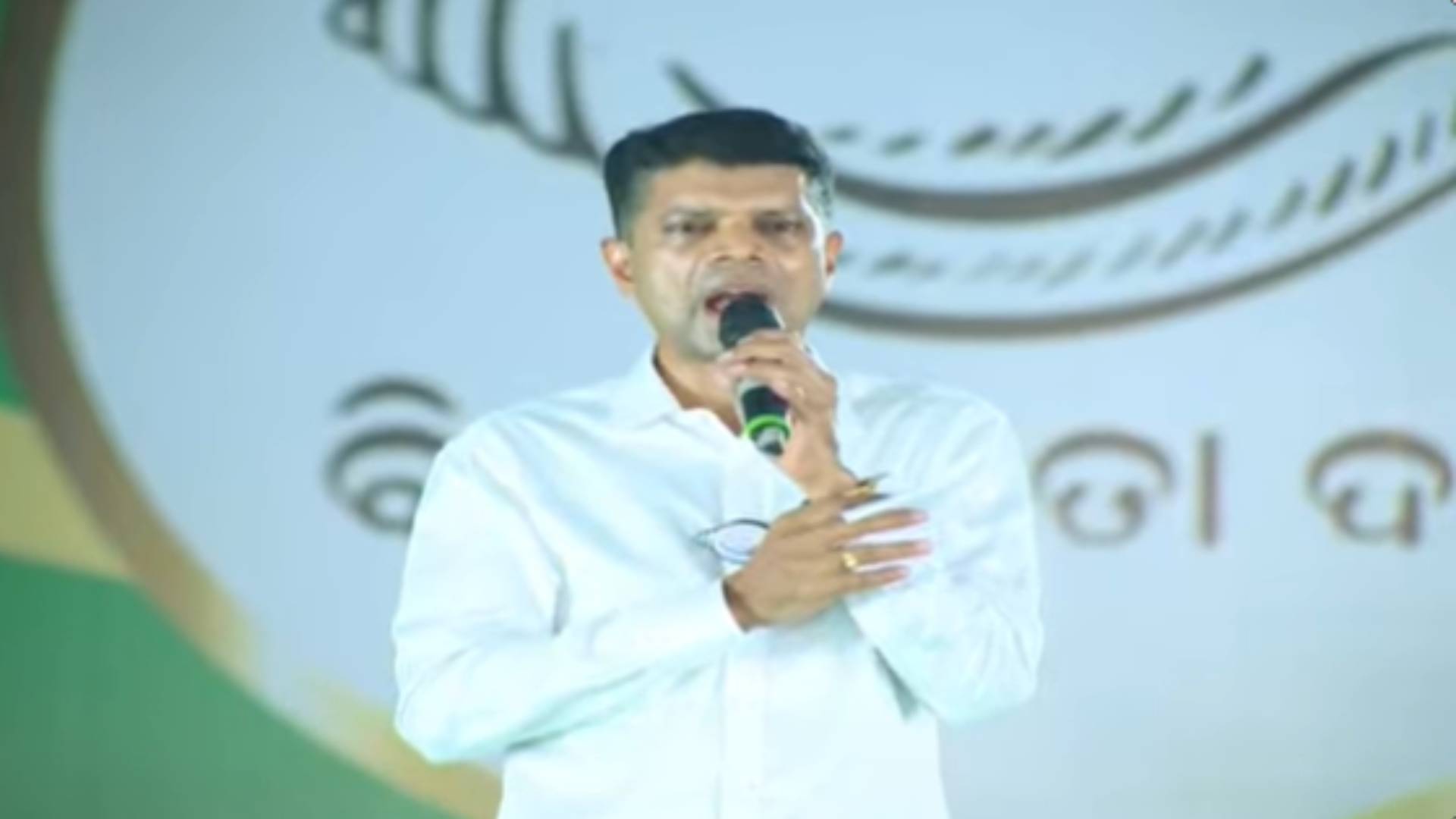 "Santha Kabi Gangadhar Meher ": VK Pandian's Big Gaffe In Sambalpur