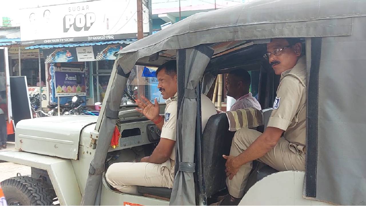 No Humanity! Ersama Police Leave Accident Victims In Agony On Road