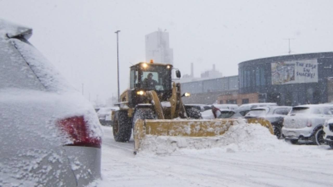 Snowfall In Eastern Canada Causes State Of Emergency