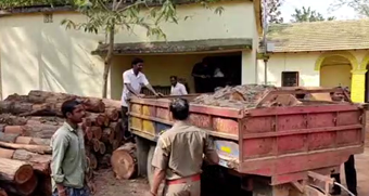 ଜବତ ହେଲା ବିପୁଳ ଚୋରା କାଠଗଡ