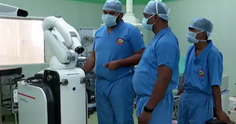 ରୋଵୋଟିକ ପଦ୍ଧତିରେ ଆଣ୍ଠୁ ପ୍ରତିରୋପଣ