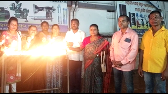 ବିଜେପି ଯୁବ ମୋର୍ଚ୍ଚା ପକ୍ଷରୁ ପ୍ରଧାନମନ୍ତ୍ରୀ ଙ୍କ ଜନ୍ମ ଦିବସ ଉପଲକ୍ଷେ ମନ୍ଦିର ରେ ଦୀପଦାନ