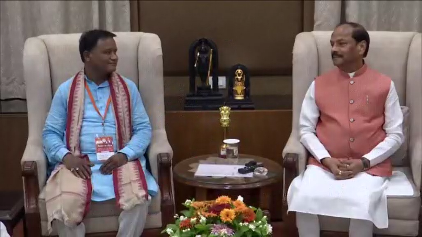 ରାଜ୍ୟପାଳଙ୍କୁ ଭେଟିଲେ ନୂଆ ମୁଖ୍ୟମନ୍ତ୍ରୀ ମୋହନ ମାଝୀ