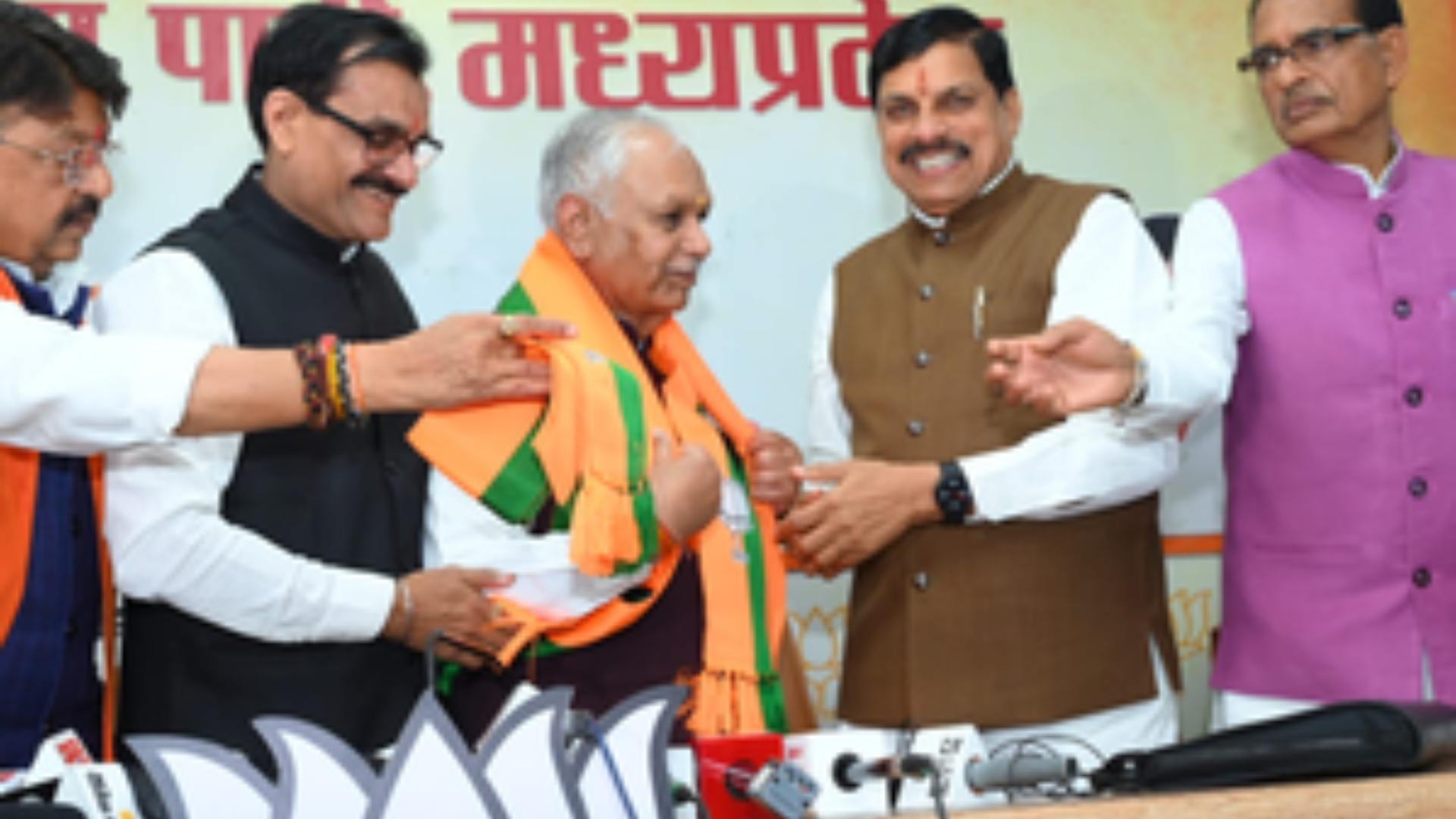 Jolt To Congress In MP As Suresh Pachouri, Several Party Leaders Join BJP