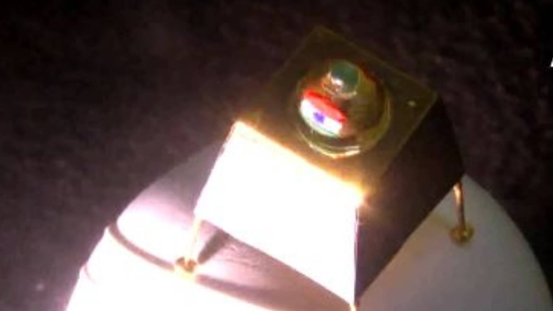 Coimbatore Miniature artist designs 1.5inch tall model of Chandrayaan