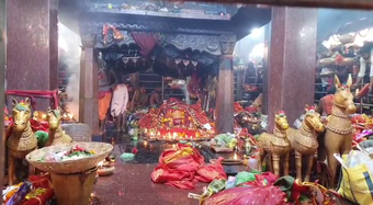 ଭକ୍ତ ଙ୍କୁ ସୁନାବେଶ ରେ ଦର୍ଶନ ଦେଉଛନ୍ତି ମା'