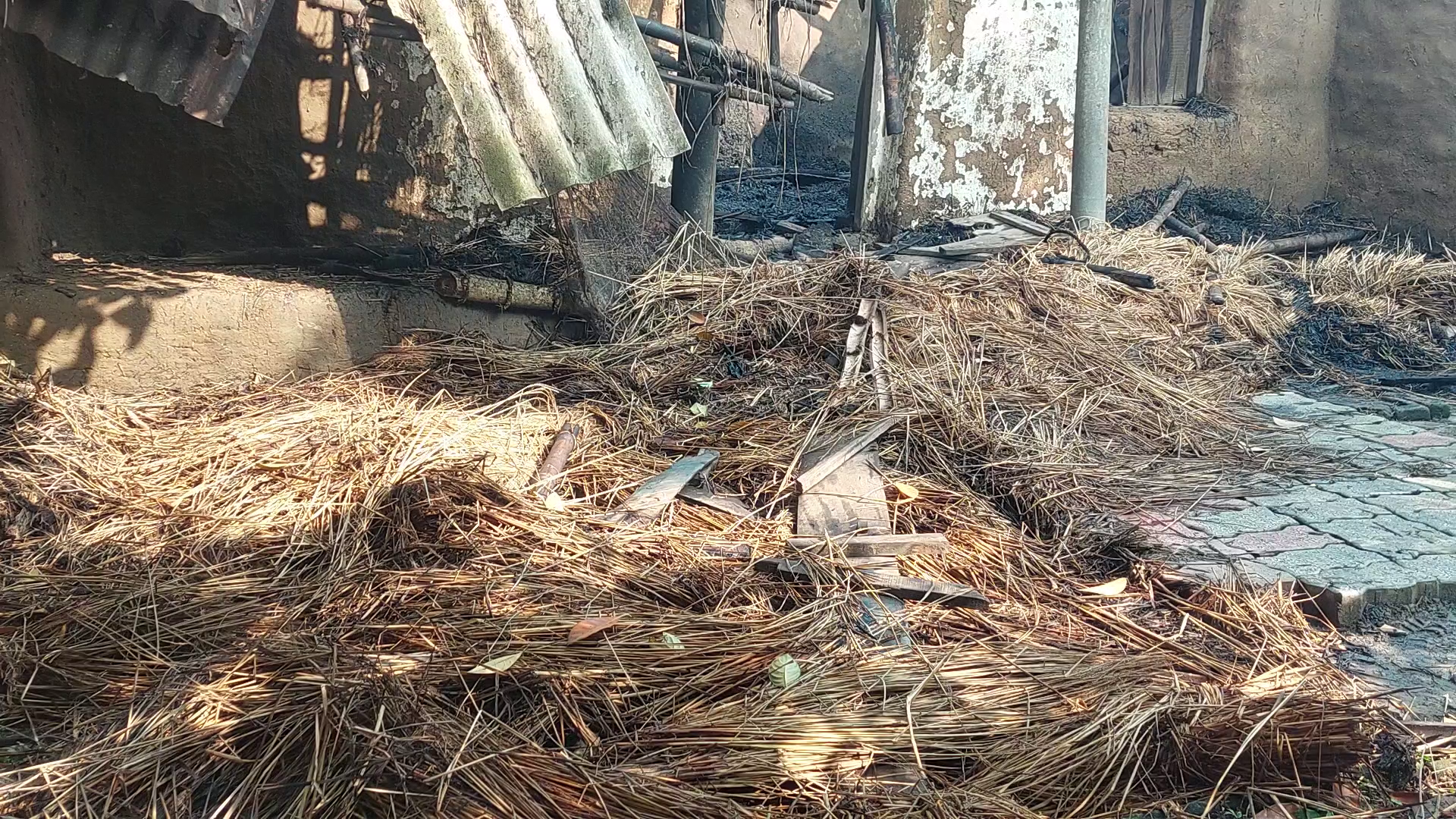 ବେଲତଳ ଗାଁରେ ଅଗ୍ନିକାଣ୍ଡ