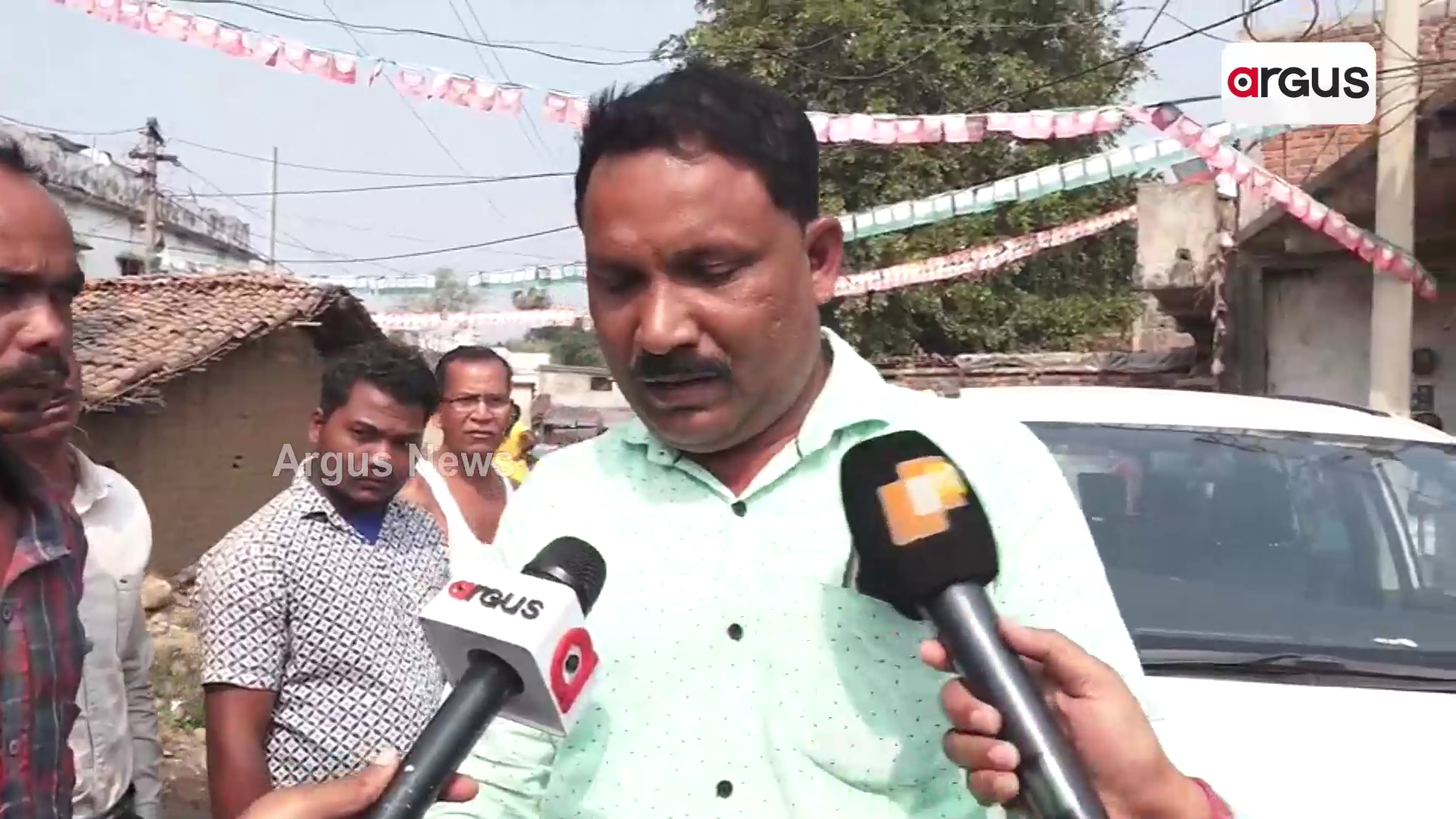 Padampur By Election | ଟଙ୍କା ବଣ୍ଟିବାକୁ ଆସିଥିବା ବେଳେ ଘେରିଲେ ଗ୍ରାମବାସୀ